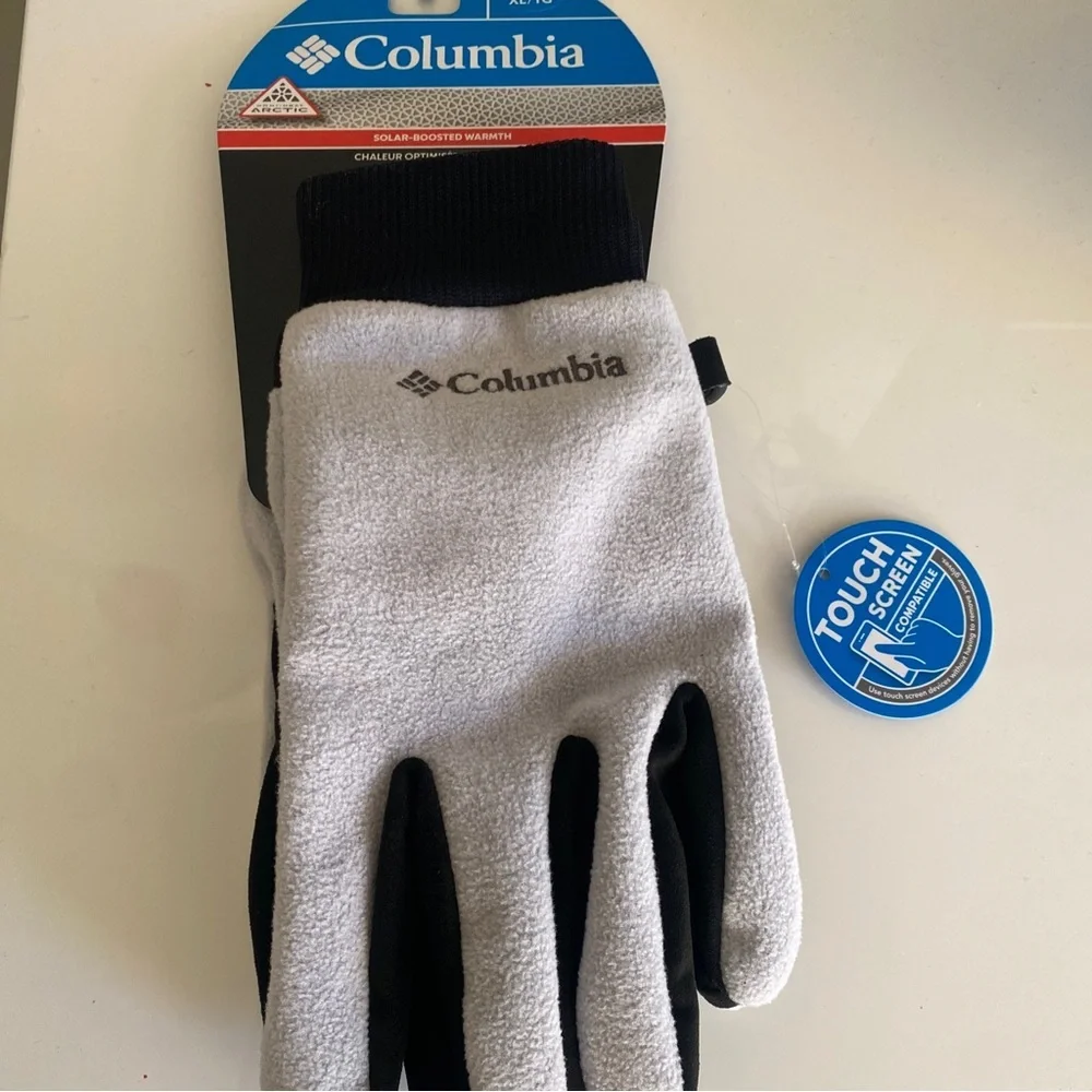 Columbia Women’s Arctic Peak Gloves in Dark Gray and Black